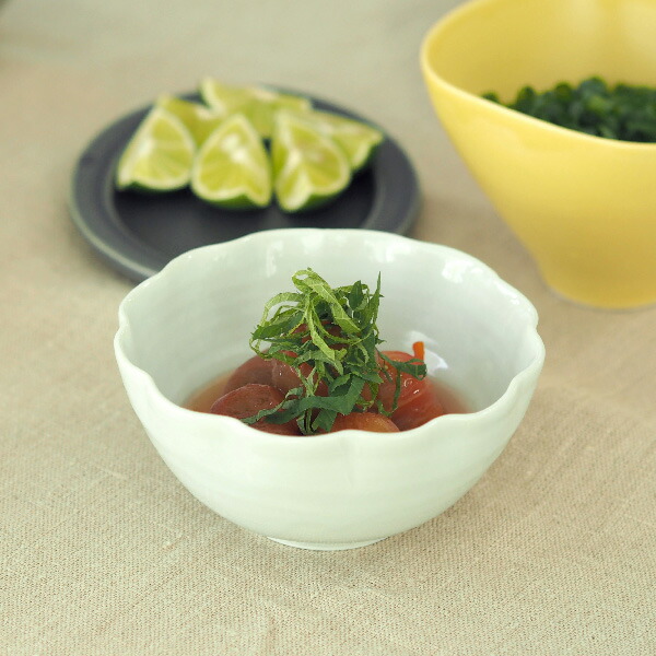 九谷青窯　横井佳乃　月見草　輪花小鉢