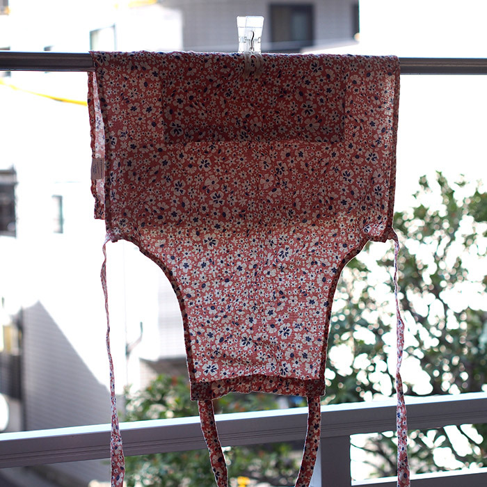 【プロキッチン別注】リネンテイルズ　デイリーエプロン　ブロッサム　/　LINEN　TALES　※