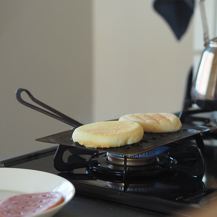 鉄のトーストパン　Ｌ　/　メタルアートファクトリー