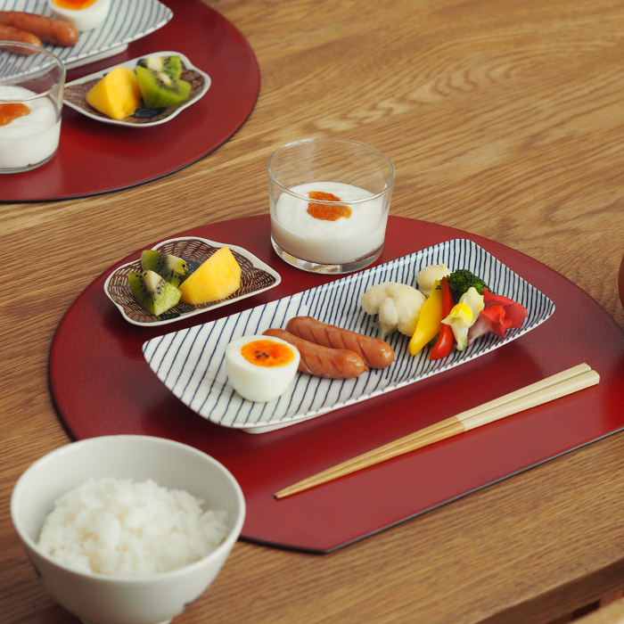 【プロキッチンオリジナル】【単品】半月盆　両面　黒×赤　/　PROKITCHEN