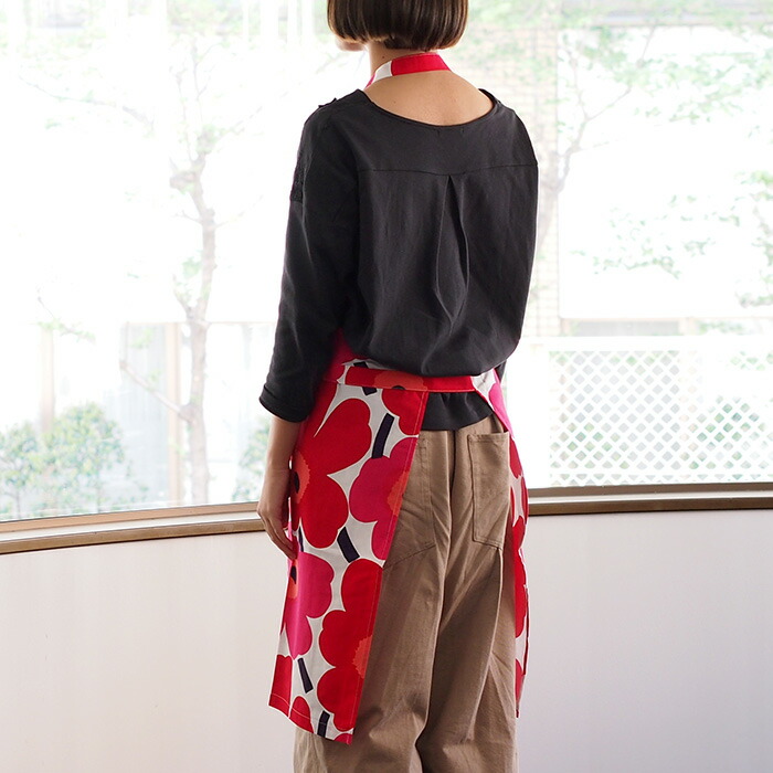 マリメッコ　エプロン　ピエニ・ウニッコ　レッド　/　marimekko　Pieni-Unikko　※