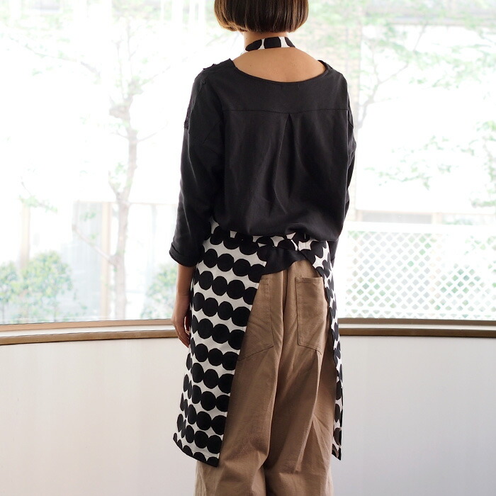 マリメッコ　エプロン　ラシィマット　ブラック　/　marimekko　Rasymatto　※