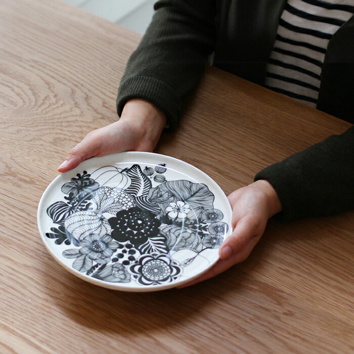 【フィンランド独立100周年】マリメッコ　プレート　20cm　シイルトラプータルハ　/　marimekko　Siirtolapuutarha