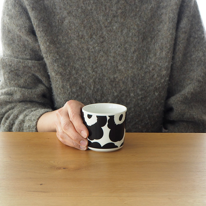 マリメッコ　コーヒーカップ　200ml　取っ手なし　ウニッコ　ブラック×ホワイト　/　marimekko　Unikko