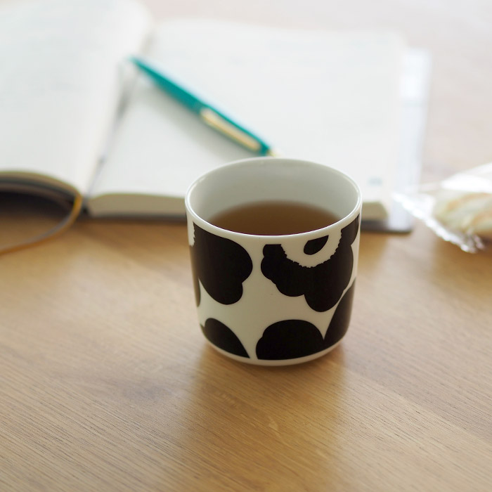 マリメッコ　コーヒーカップ　200ml　取っ手なし　ウニッコ　ブラック×ホワイト　/　marimekko　Unikko
