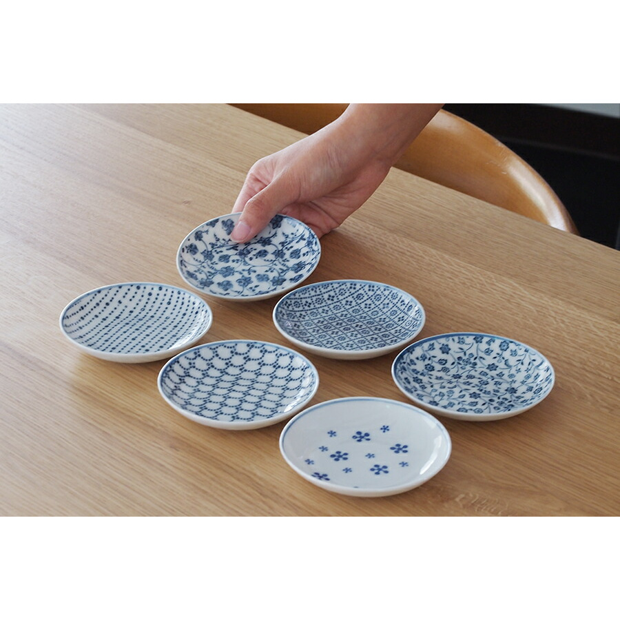 丸直製陶所　染付小皿　花格子　青