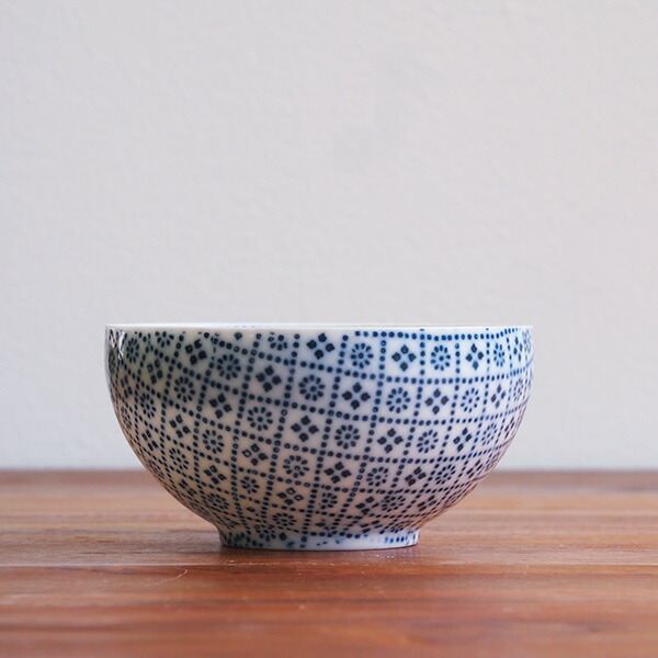 丸直製陶所　染付陶碗　花格子　青
