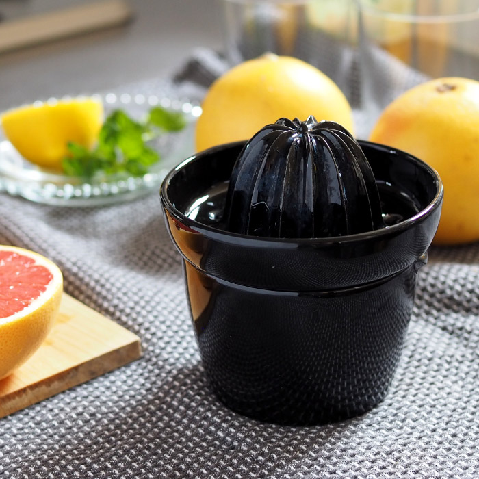 かもしか道具店　レモンのしぼり器　黒