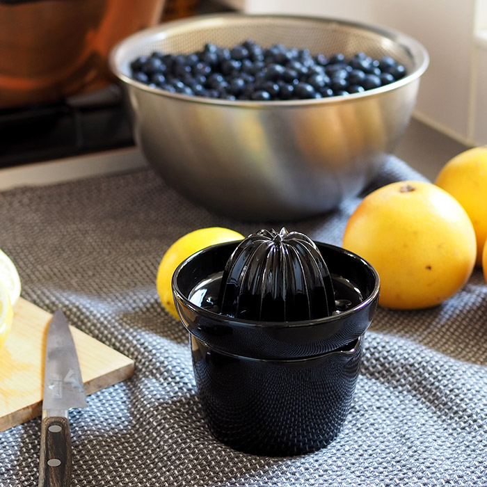 かもしか道具店　レモンのしぼり器　黒