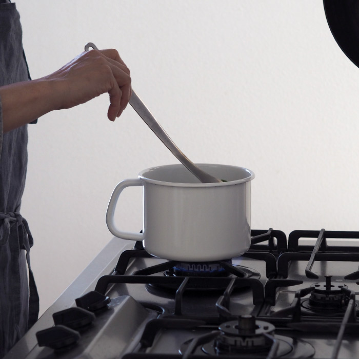 野田琺瑯　ホワイトシリーズ　持ち手付ストッカー　丸型　L