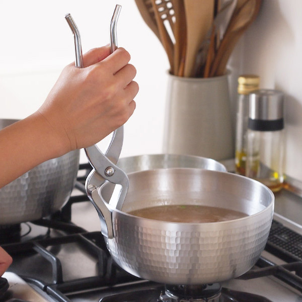 【4月より値上げ】中尾アルミ製作所　ヤットコ鍋　18cm