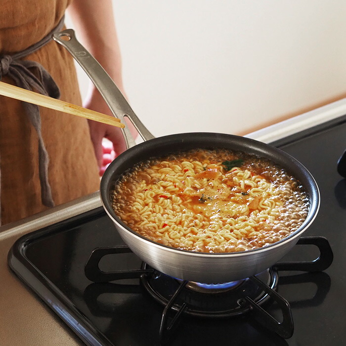 【4月より値上げ】中尾アルミ製作所　シルクフライパン　深型（新ステンキャスト）　18cm