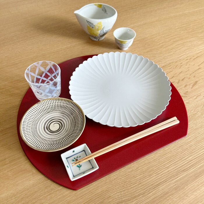 ■ハレの日を迎えるシンプルセット　半月盆&パレスプレート220