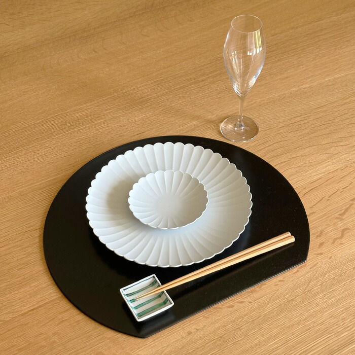 ■ハレの日を迎えるシンプルセット　半月盆&パレスプレート220