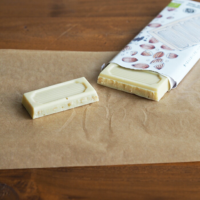 【取扱終了0312】【秋冬限定】ピープルツリー　フェアトレードチョコ　板チョコ　オーガニック　ホワイト・アーモンド　/　People　Tree　※