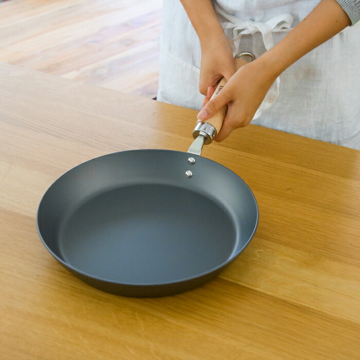 リバーライト　極　JAPAN　厚板フライパン　26cm　IH対応　/　RIVER　LIGHT