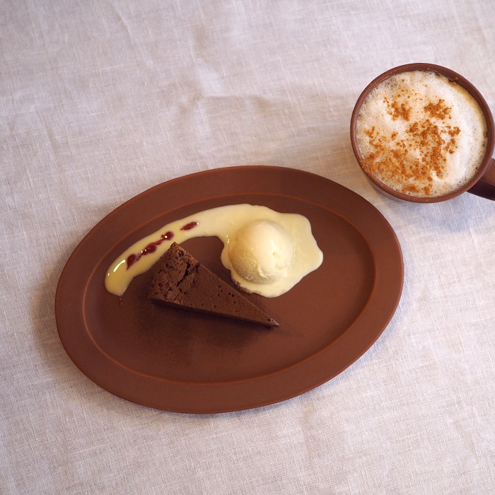 【プロキッチン別注】SAKUZAN　Sara　オーバル　M　キャラメルブラウン　※