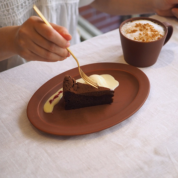 【プロキッチン別注】SAKUZAN　Sara　オーバル　M　キャラメルブラウン　※