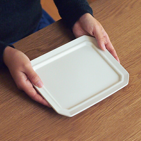 SAKUZAN　Sara　スクエア　M　クリーム