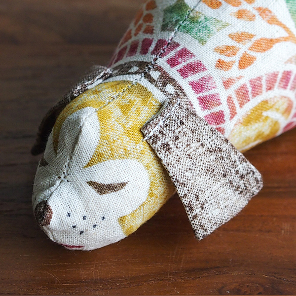 【取扱終了0325】真工藝　木版手染めぬいぐるみ　ごめんね犬　※