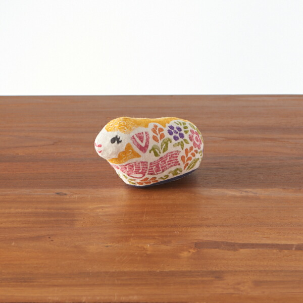 真工藝　木版手染めぬいぐるみ　干支シリーズ・仔　未　ひつじ　黄色