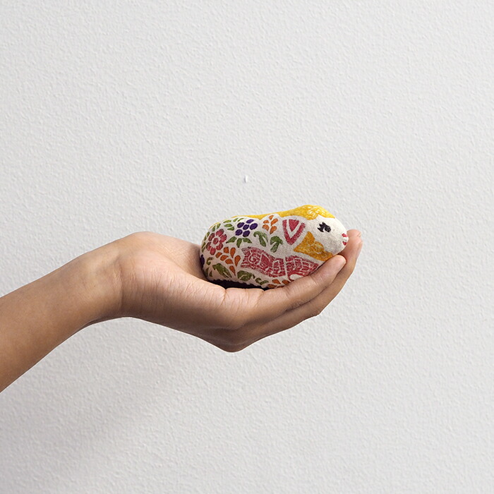 真工藝　木版手染めぬいぐるみ　干支シリーズ・仔　未　ひつじ　黄色