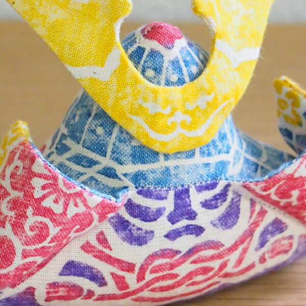 真工藝　木版手染めぬいぐるみ　錦兜