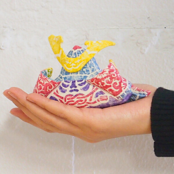 真工藝　木版手染めぬいぐるみ　錦兜