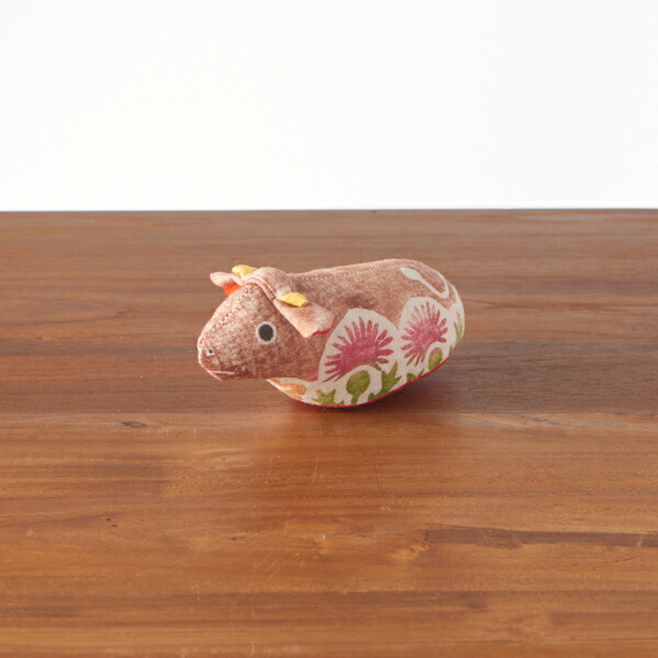 真工藝　木版手染めぬいぐるみ　干支シリーズ・仔　丑　うし