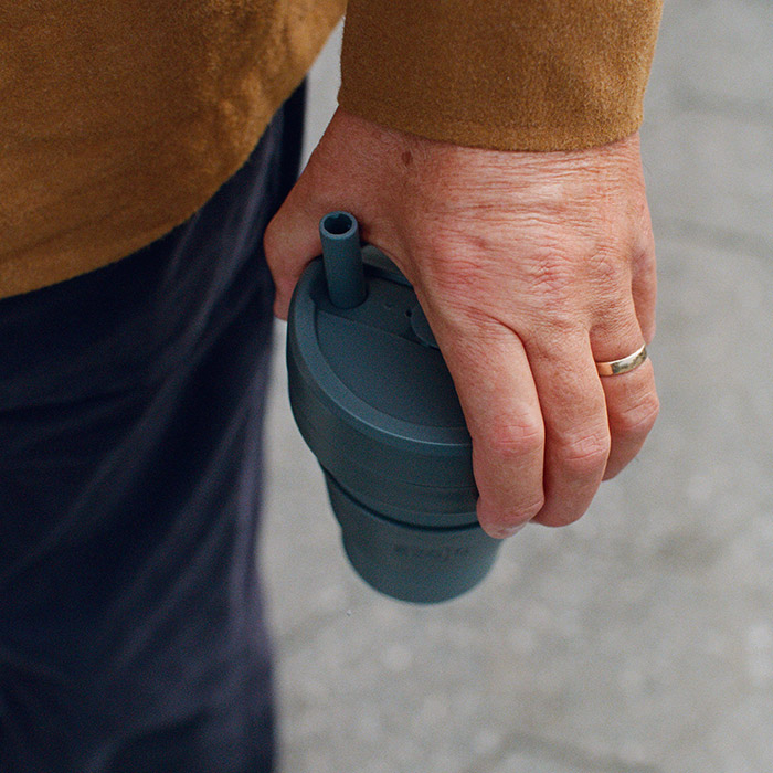 ストージョ　ビギー　470ml　カーボン　/　stojo