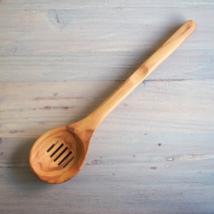 スキャンウッド　穴あきスプーン　30cm　オリーブウッド　/　ScanWood　※