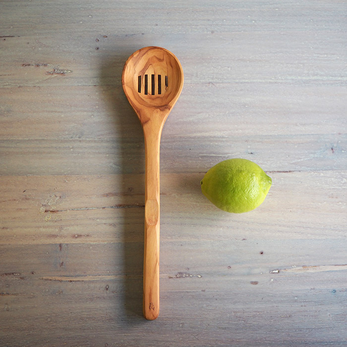 スキャンウッド　穴あきスプーン　30cm　オリーブウッド　/　ScanWood　※