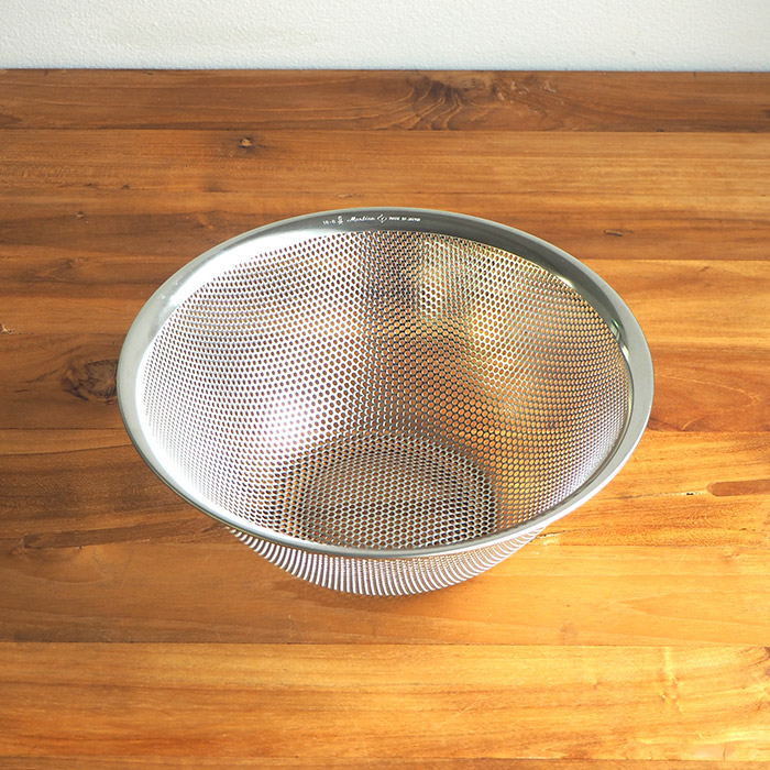 柳宗理　パンチングストレーナー　23cm　/　Sori　Yanagi