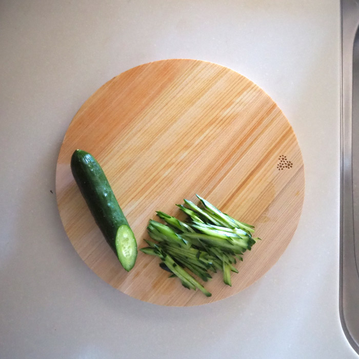 【4月より値上げ】【プロキッチンオリジナル】四万十ひのき　まるいまな板　25cm（1.5cm厚）　/　PROKITCHEN