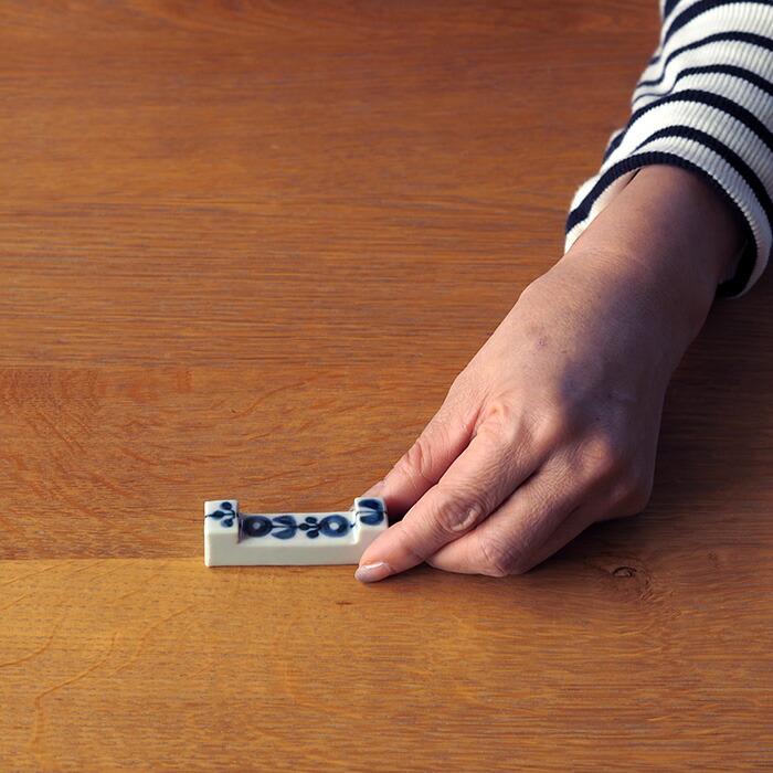 徳永遊心窯　染付　呉須輪花繋ぎ　箸置き