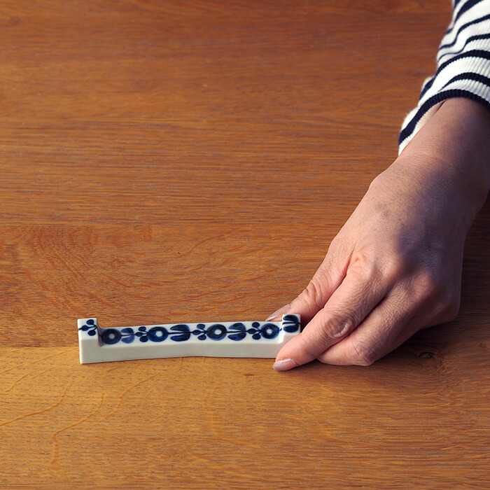 徳永遊心窯　染付　呉須輪花繋ぎ　カトラリーレスト