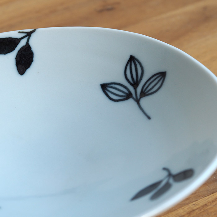 徳永遊心窯　黒呉須　舞葉　楕円浅鉢