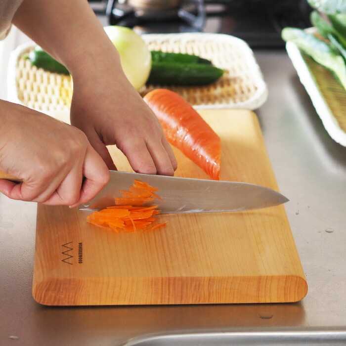 MANAITA　贈るまな板　Mサイズ　/　WONDERWOOD