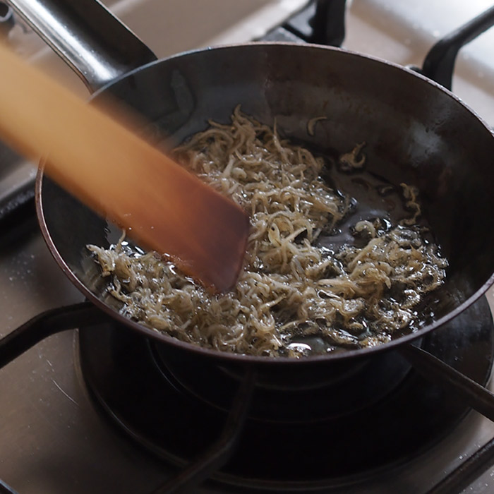 【いろはに千鳥でご紹介！】【公式】【プロキッチンオリジナル】山田工業所　鉄打出　ちょこっとフライパン　16cm（2.3mm）　/　PROKITCHEN