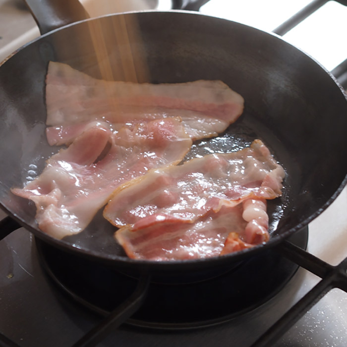 【公式】【プロキッチンオリジナル】山田工業所　鉄打出　ちょこっとフライパン　20cm（2.3mm）　/　PROKITCHEN【スタッフが選ぶ鉄フライパンおすすめ5選！】