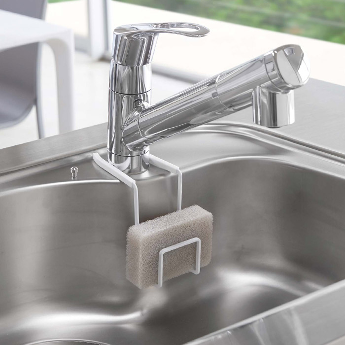 山崎実業　タワー　蛇口にかけるスポンジホルダー　ホワイト　/　tower　※